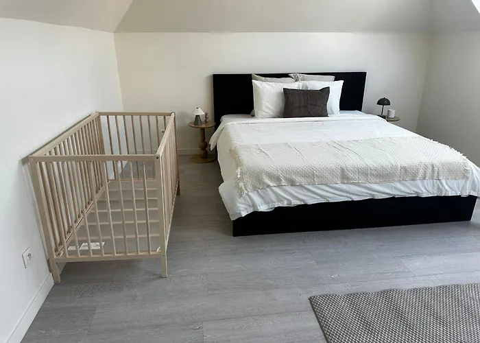 Appartement Spacious 5br & 1lr Retreat For Families & Groups For 18p With Tv & Wifi