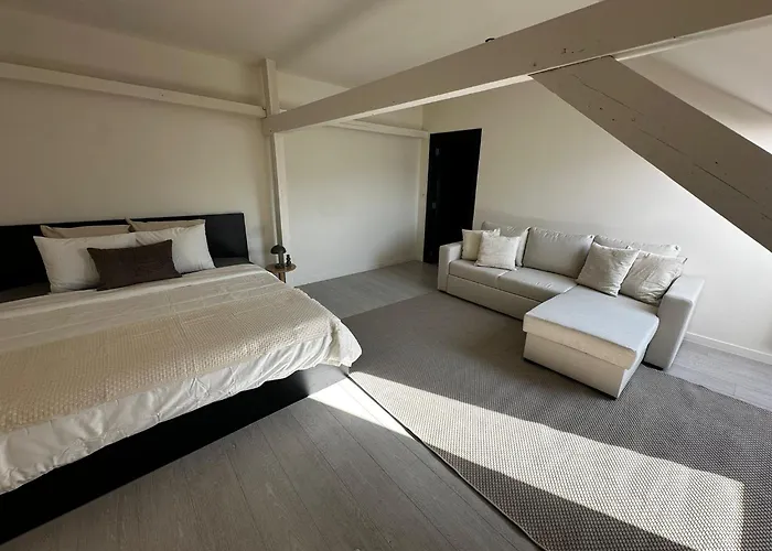 Spacious 5br & 1lr Retreat For Families & Groups For 18p With Tv & Wifi *