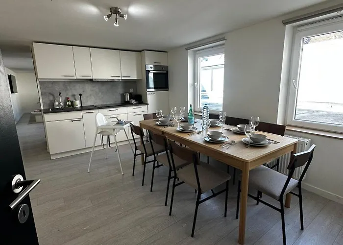 Spacious 5br & 1lr Retreat For Families & Groups For 18p With Tv & Wifi * Gent