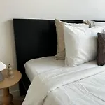 Spacious 5br & 1lr Retreat For Families & Groups For 18p With Tv & Wifi شقة *