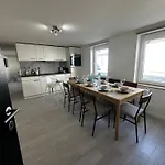 Spacious 5br & 1lr Retreat For Families & Groups For 18p With Tv & Wifi * خنت