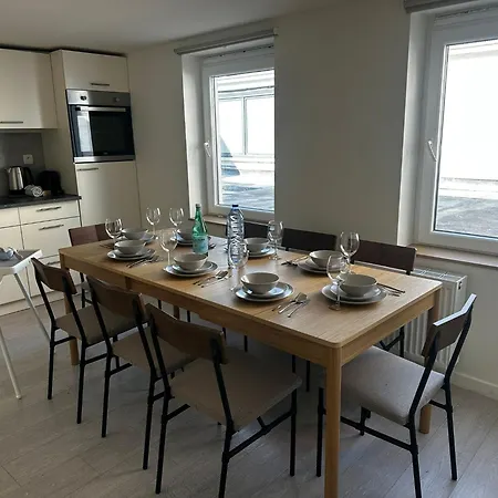 Spacious 5br Retreat For Families & Groups For 16p With Wifi Lägenhet Gent