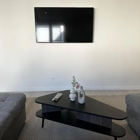 Spacious 5br Retreat For Families & Groups For 16p With Wifi Lägenhet *