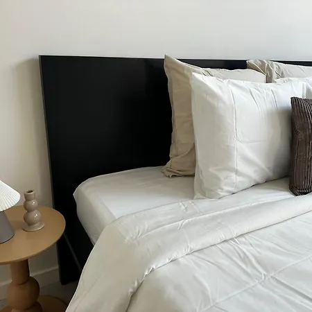 Spacious 5br Retreat For Families & Groups For 16p With Wifi Lägenhet *