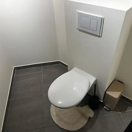 Spacious 5br Retreat For Families & Groups For 16p With Wifi Lägenhet *