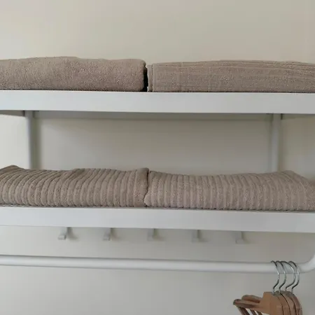 Spacious 5br Retreat For Families & Groups For 16p With Wifi Lägenhet
