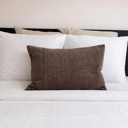 Spacious 5br Retreat For Families & Groups For 16p With Wifi Lägenhet *