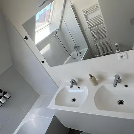 Lägenhet Spacious 5br Retreat For Families & Groups For 16p With Wifi Gent