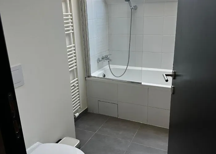 Appartement Spacious 5br & 1lr Retreat For Families & Groups For 18p With Tv & Wifi